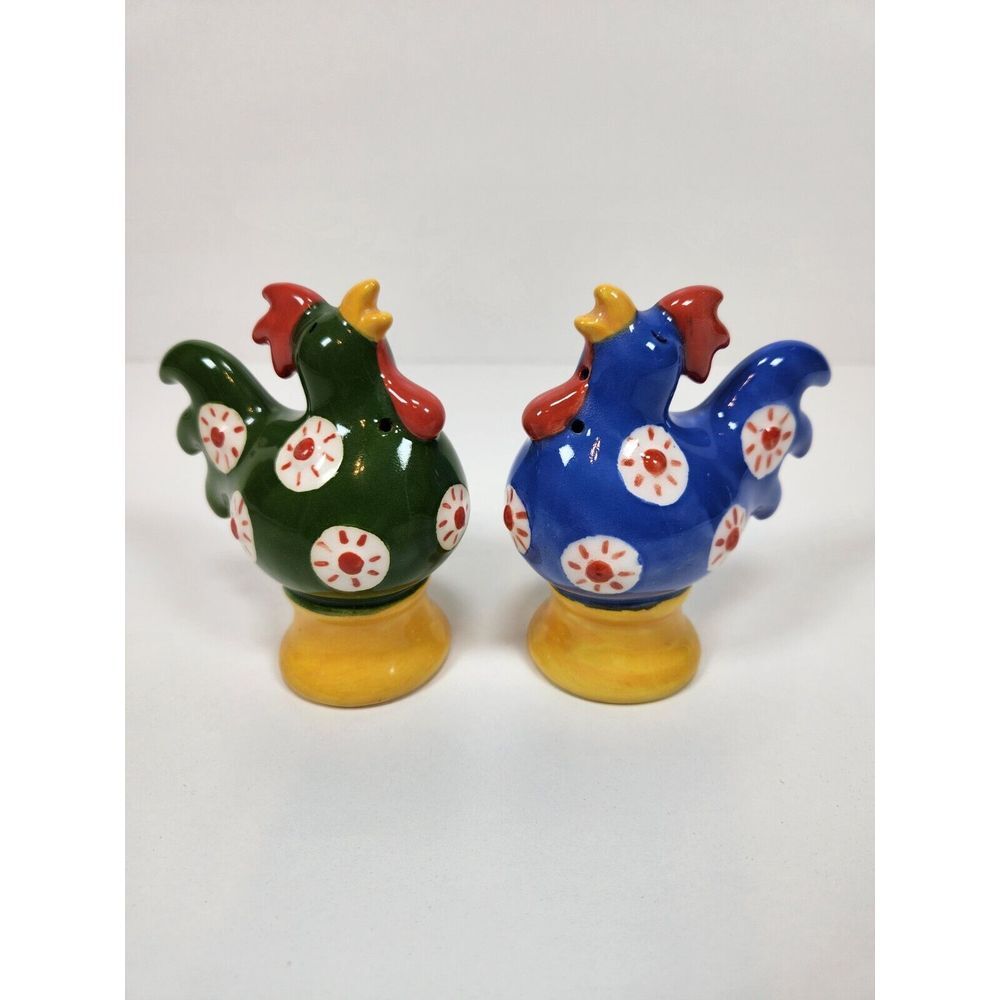 Clay Art Collectible Rooster Salt & Pepper Shaker Blue and Green